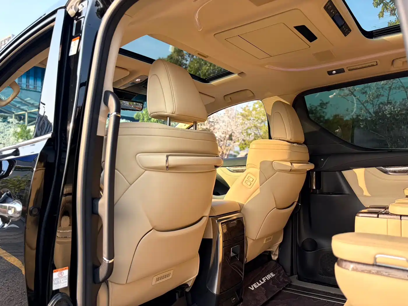 Toyota Vellfire 2021 Crown Hybrid 2.5L HV Supreme Edition фото 13