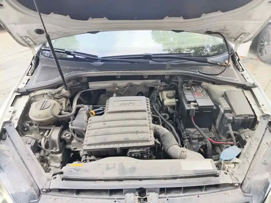 Photo 3 - Volkswagen Golf