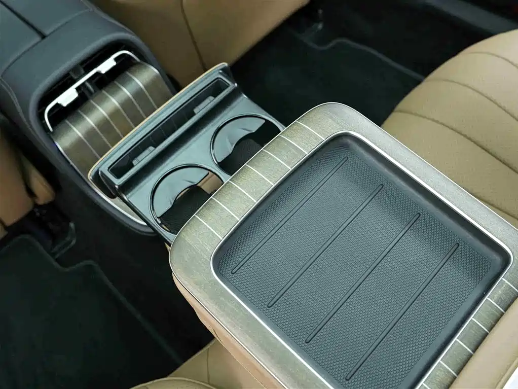 Mercedes-Benz E-Class 2025 E 300 L Fashion фото 18