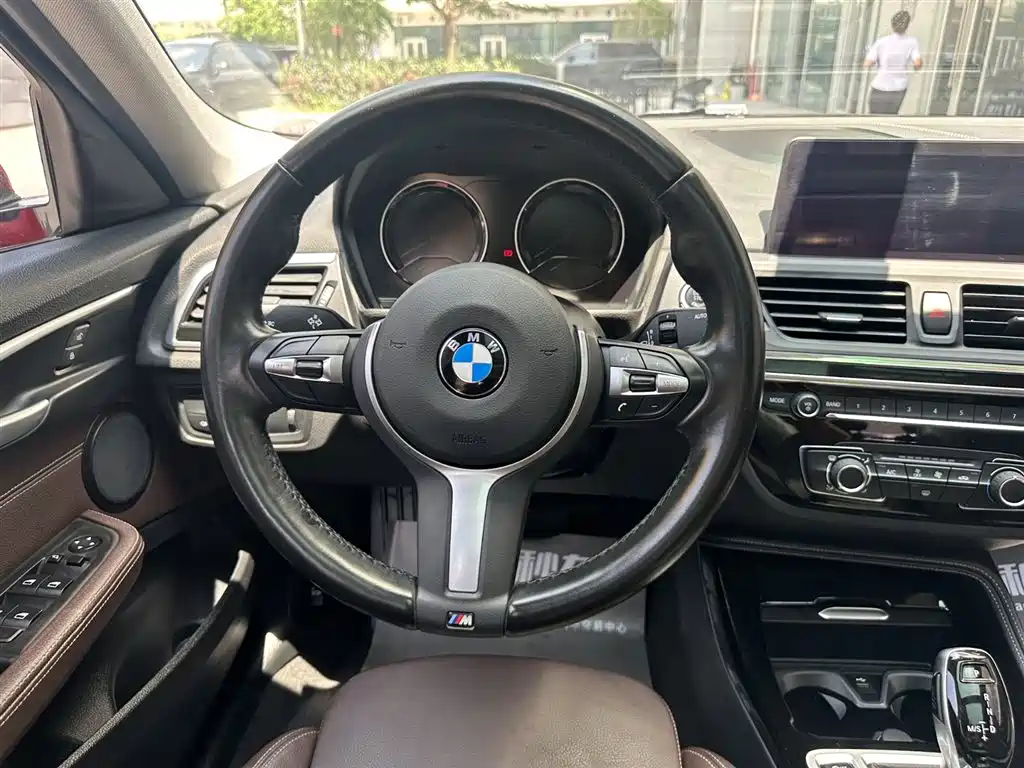 BMW 1 Series 2020 Model 120i M Sport Package фото 9