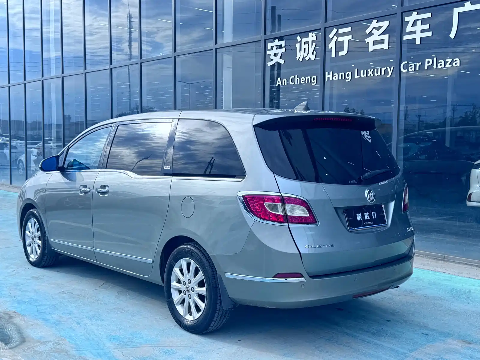 Фото 5 - Buick GL8