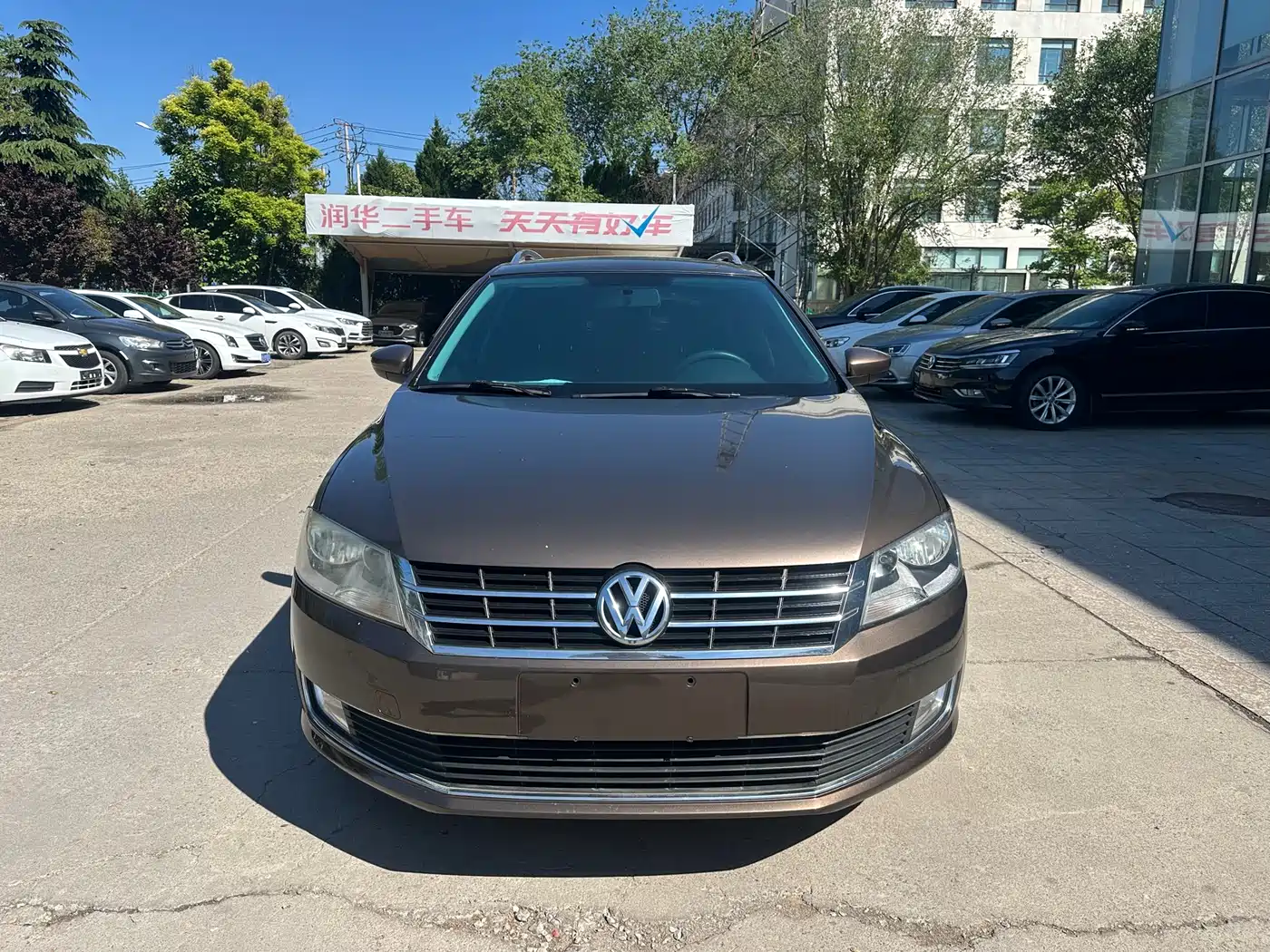 Volkswagen Lavida Tour 2013 1.6L Manual Comfort фото 2