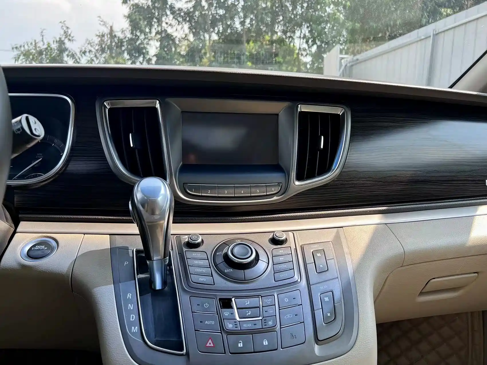 Фото 14 - Buick GL8