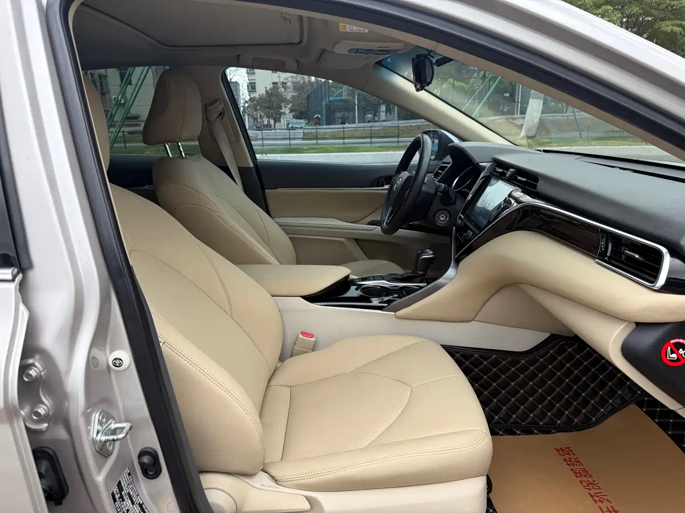 Toyota Camry 2018 2.0E Elite Edition фото 17