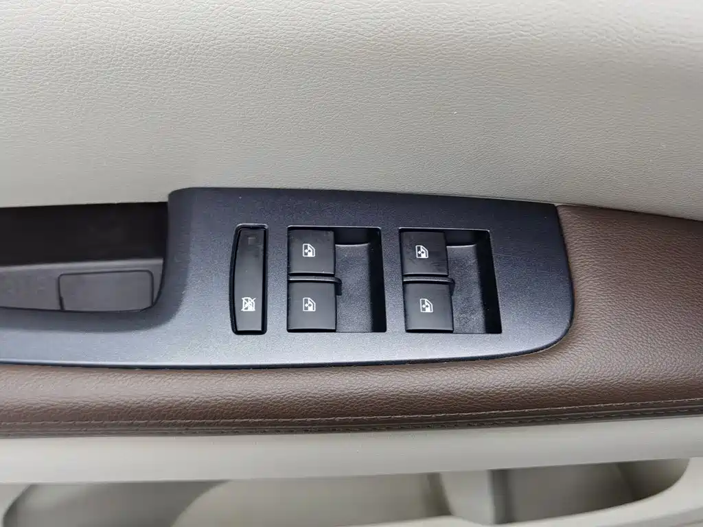 Photo 9 - Buick GL8