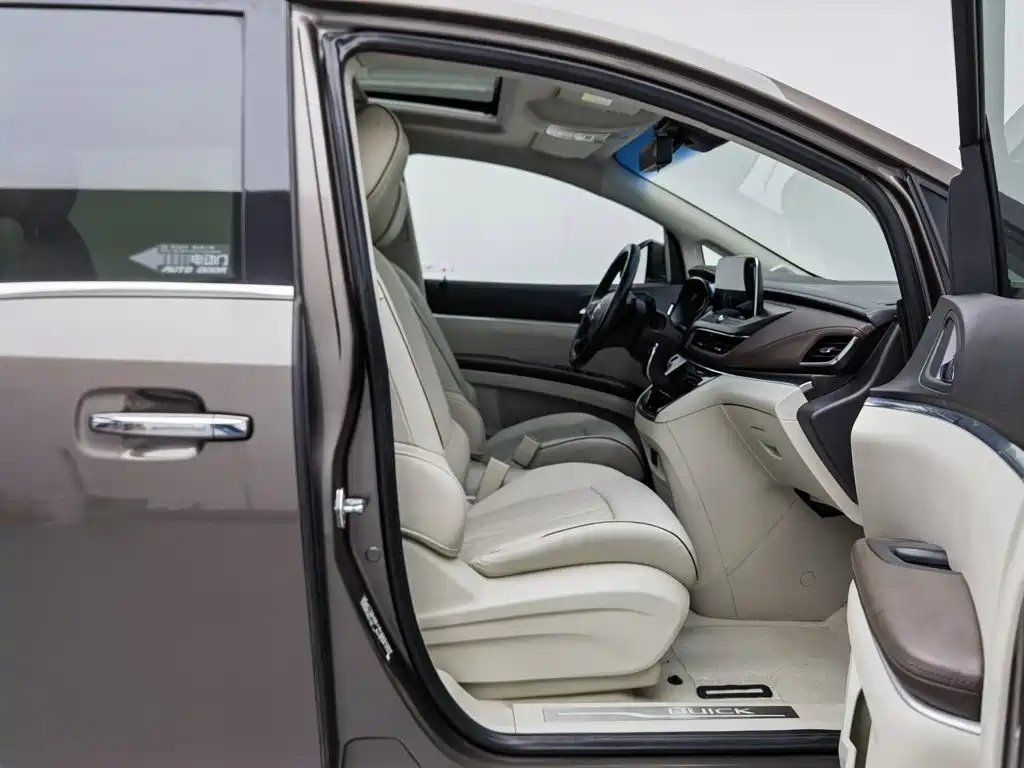 Photo 23 - Buick GL8