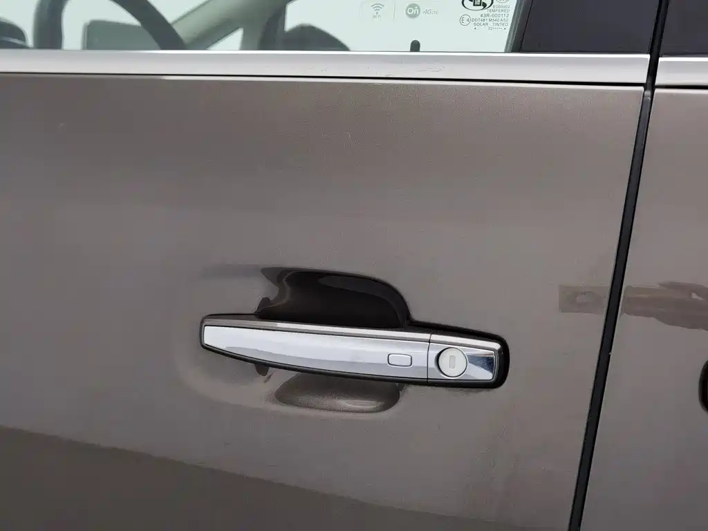 Photo 18 - Buick GL8