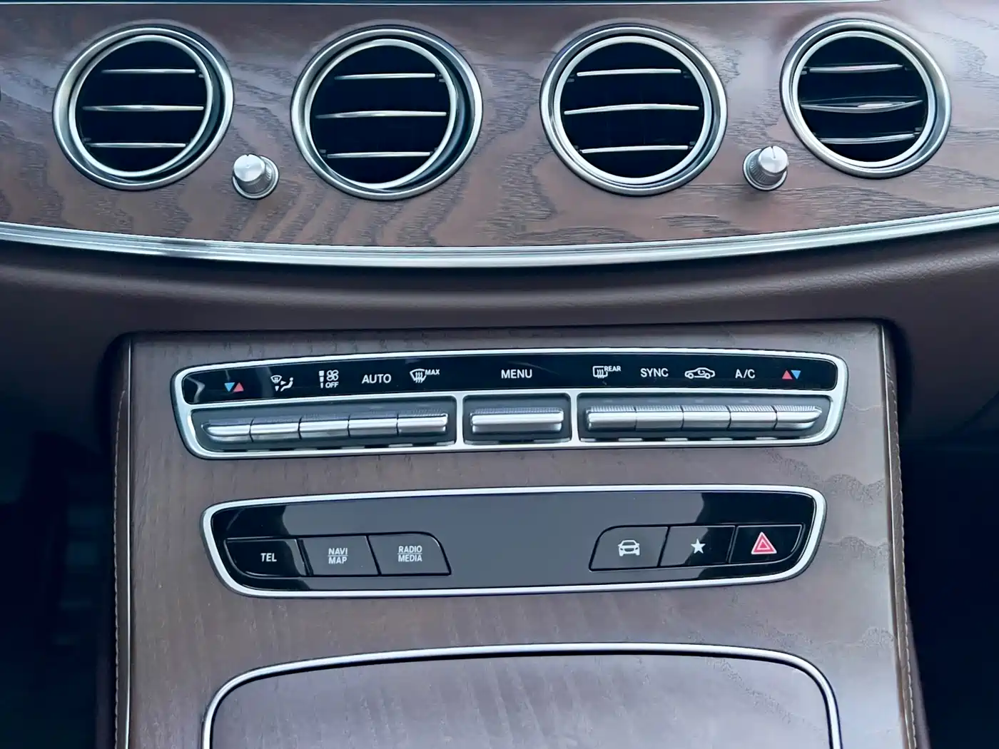 Mercedes-Benz E-Class 2021 E 300 L Luxury фото 14