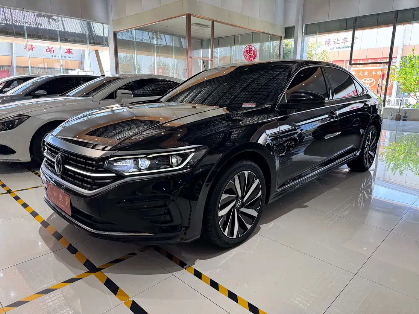 Volkswagen Passat 2022 330TSI Luxury Edition