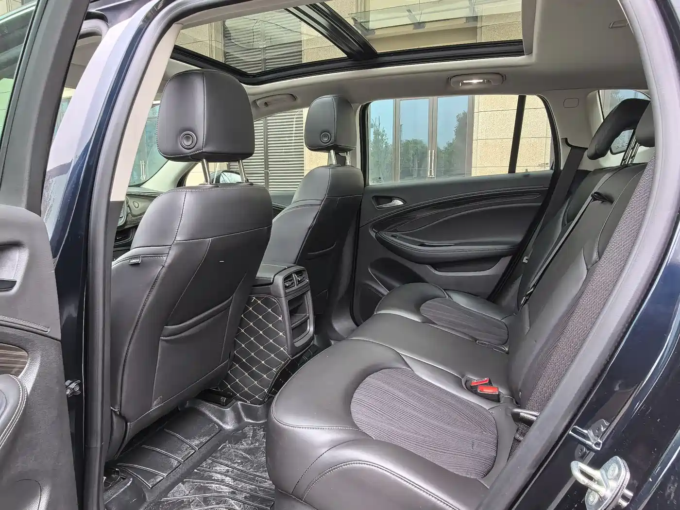 Buick Envision Plus 2020 20T FWD Leading фото 11