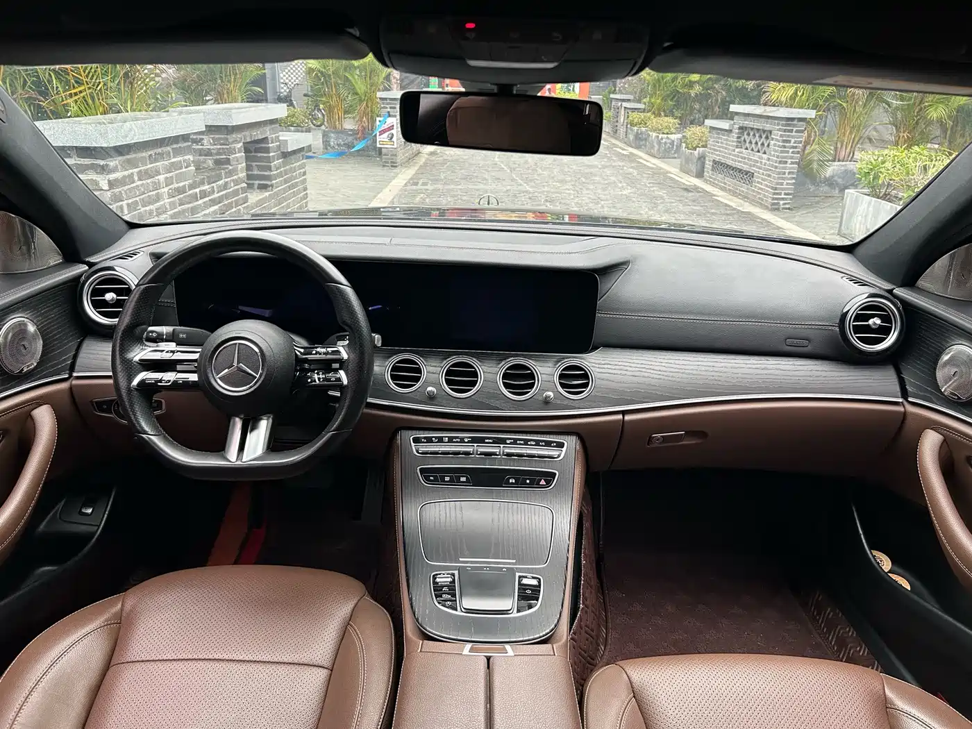 صورة 5 - Mercedes-Benz E-Class