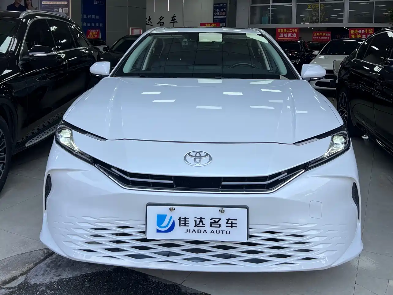 TOYOTA CAMRY