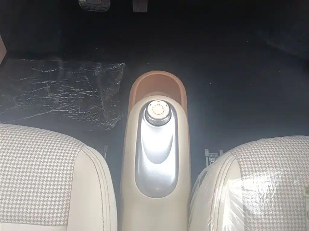Wuling Motors Hongguang MINIEV 2026 2025 4-Door Advanced