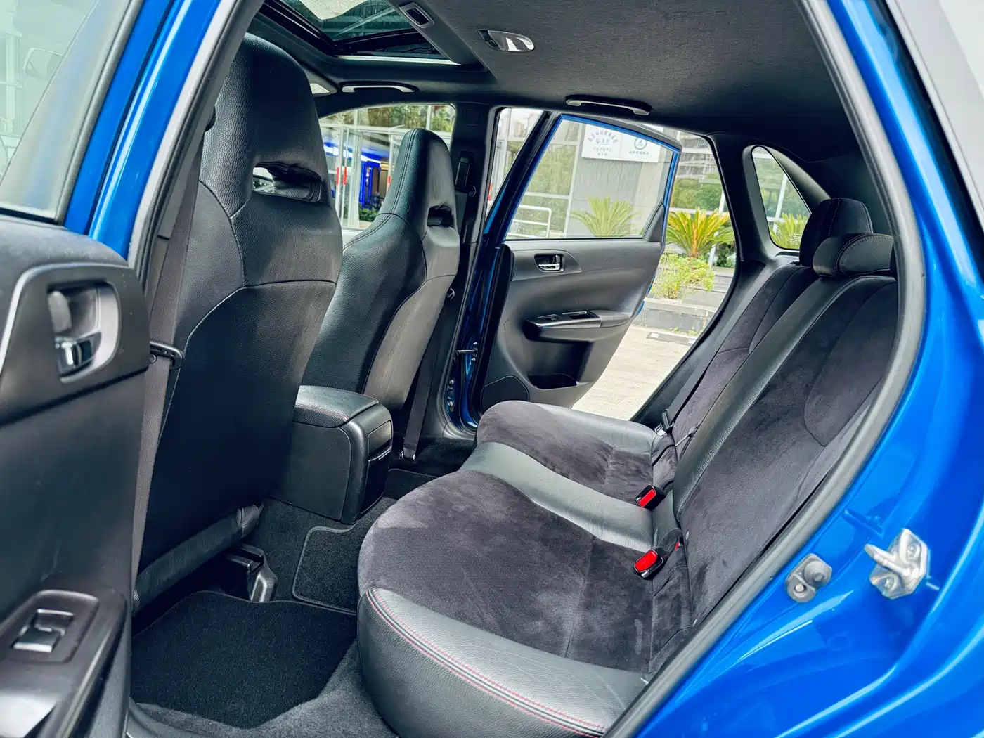 Subaru Impreza 2011 2.5T WRX STi Sedan фото 14