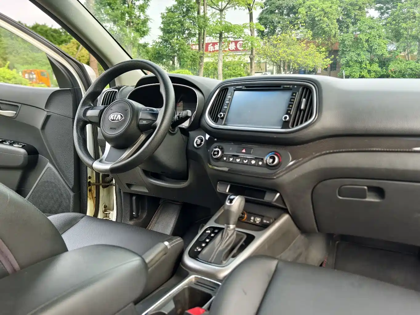 Kia KX3 Smart Run 2015 1.6L Automatic 2WD DLX фото 12