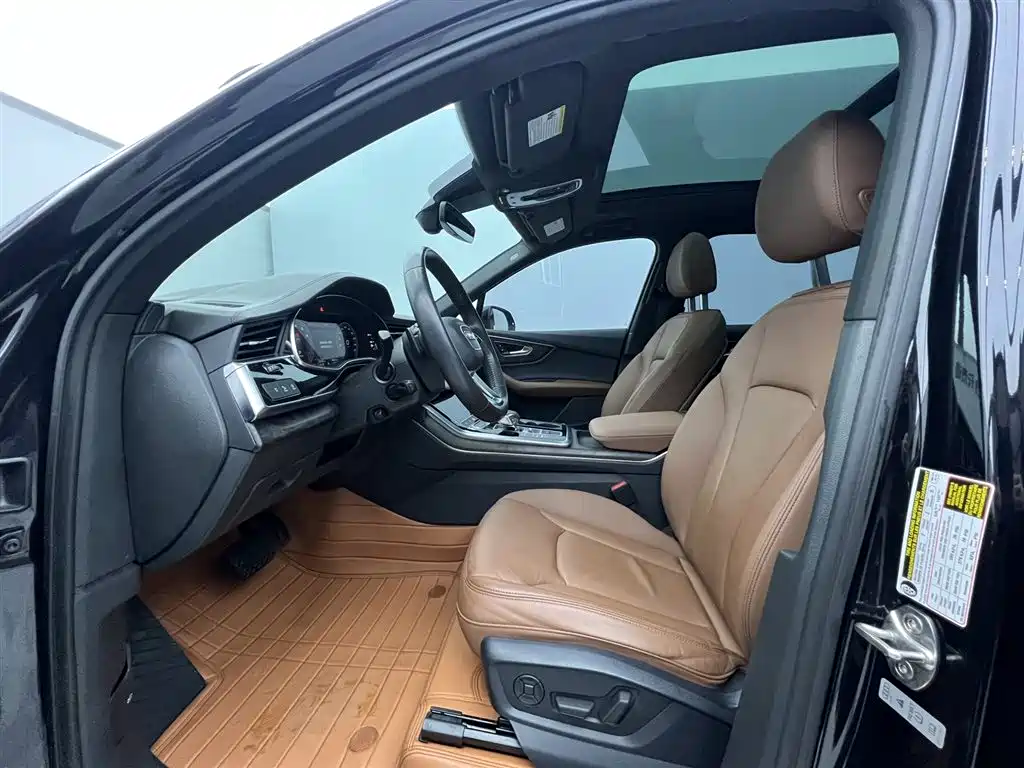 Audi Q7 2020 55 TFSI quattro Black Warrior Exclusive Edition фото 19