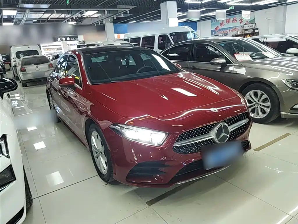 Mercedes-Benz A-Class 2021 A 200 L Sport Sedan Fashion Edition фото 4