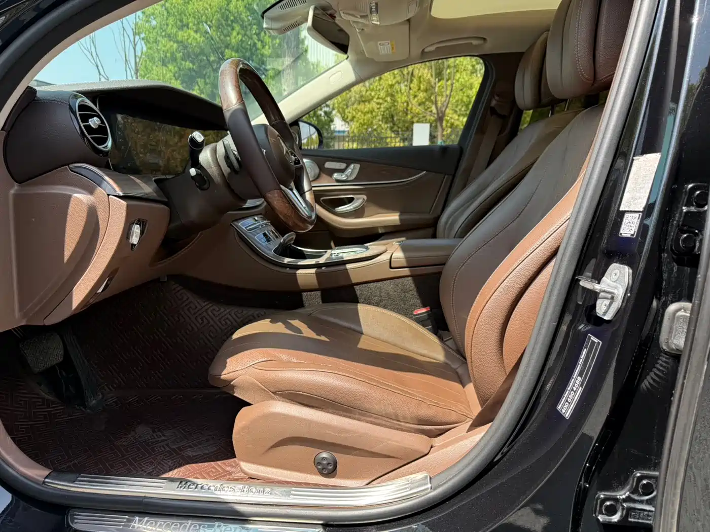 Mercedes-Benz E-Class 2020 E 300 L Luxury Model фото 10