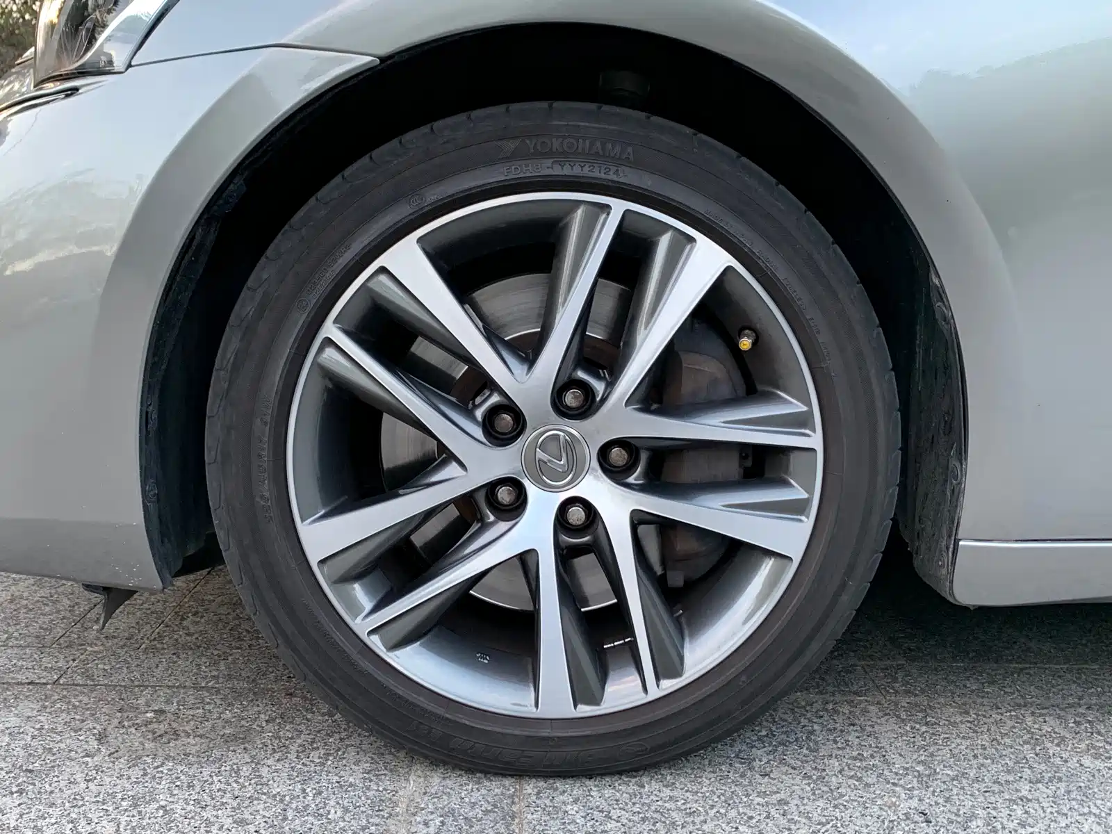 Фото 13 - Lexus IS