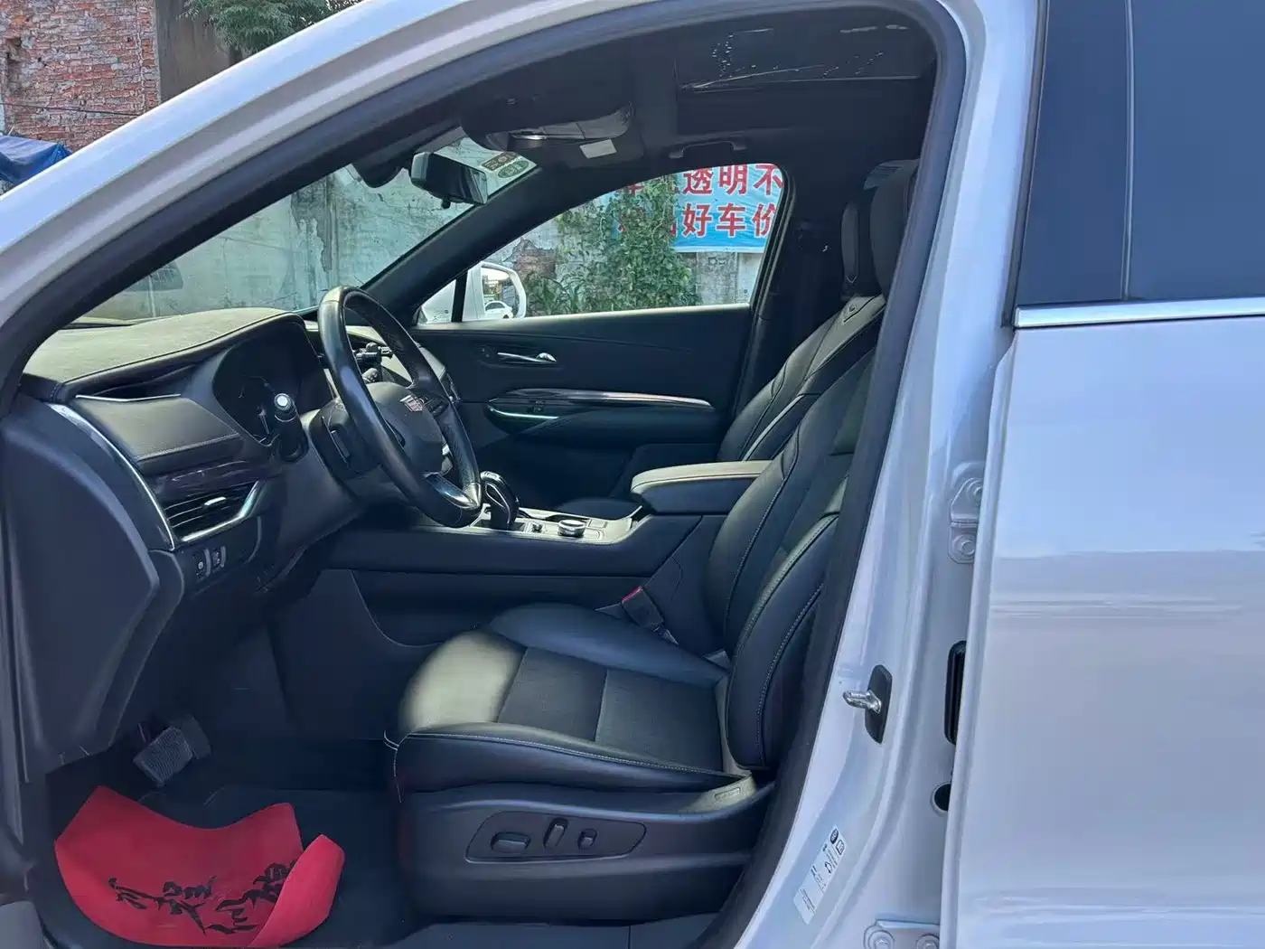 Cadillac XT4 2019 2018 Model 28T 2WD Technology