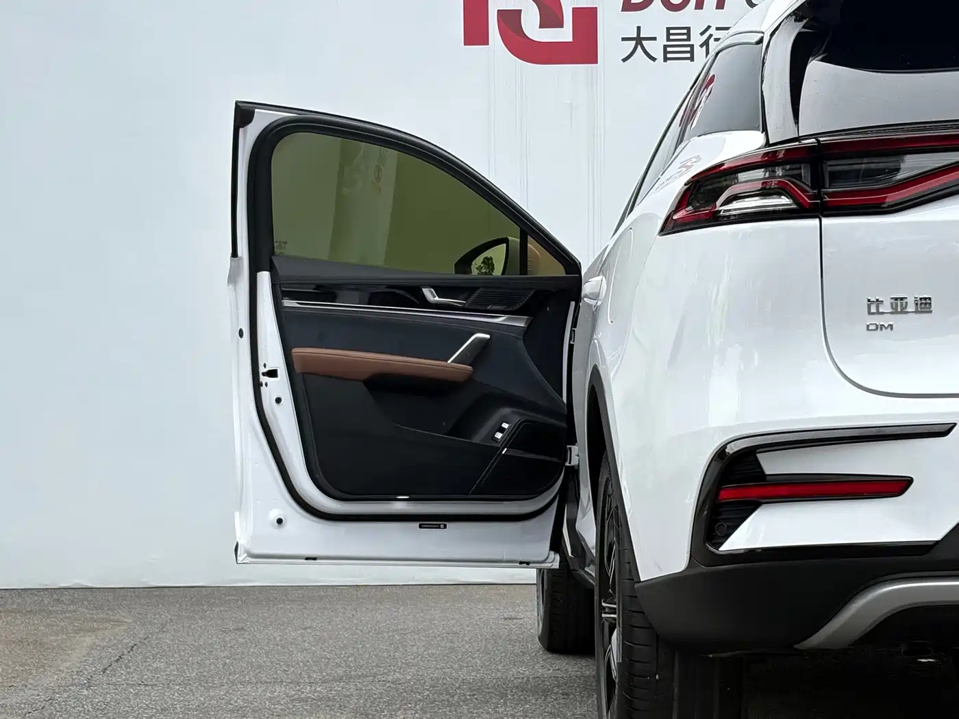 BYD Tang New Energy 2021 DM 2.0T AWD High Performance Premium фото 19