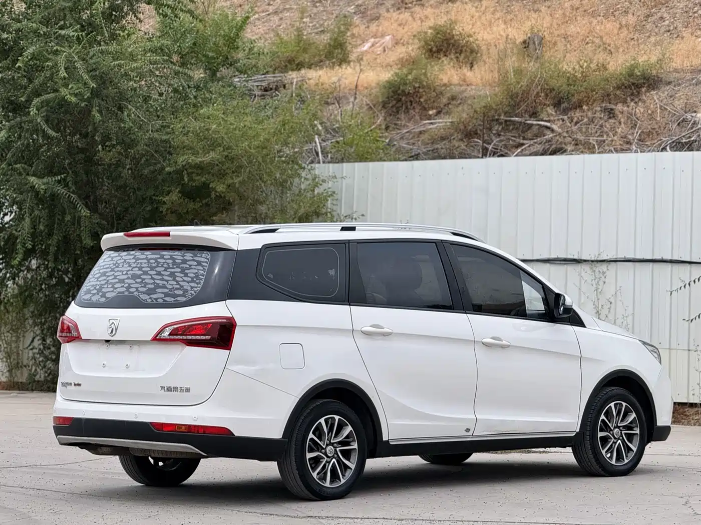 Baojun 730 2019 2019 1.5T CVT Fashion Edition 7-Seater China VI
