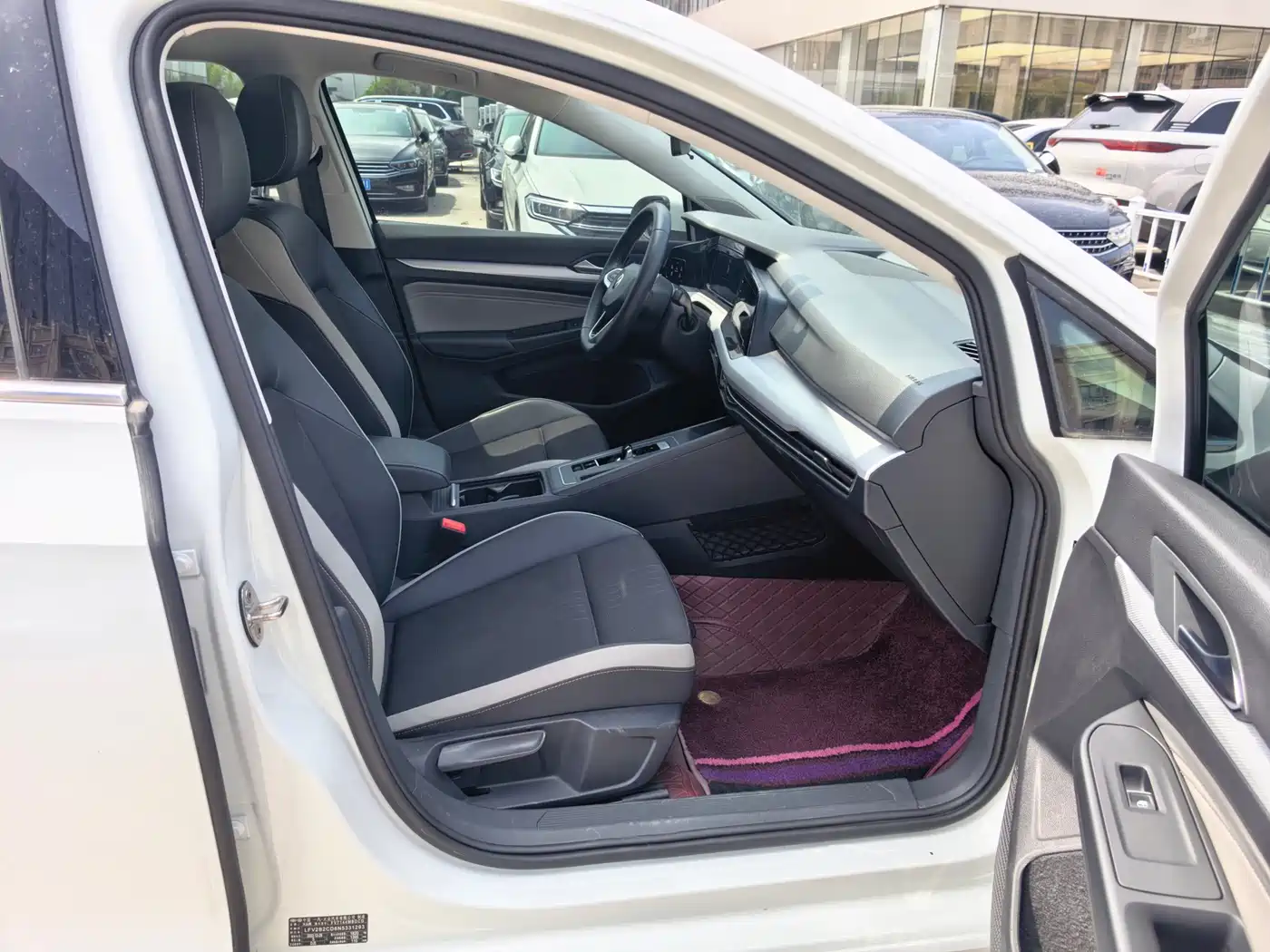 Volkswagen Golf 2024 280TSI DSG Pro Expert Edition фото 17
