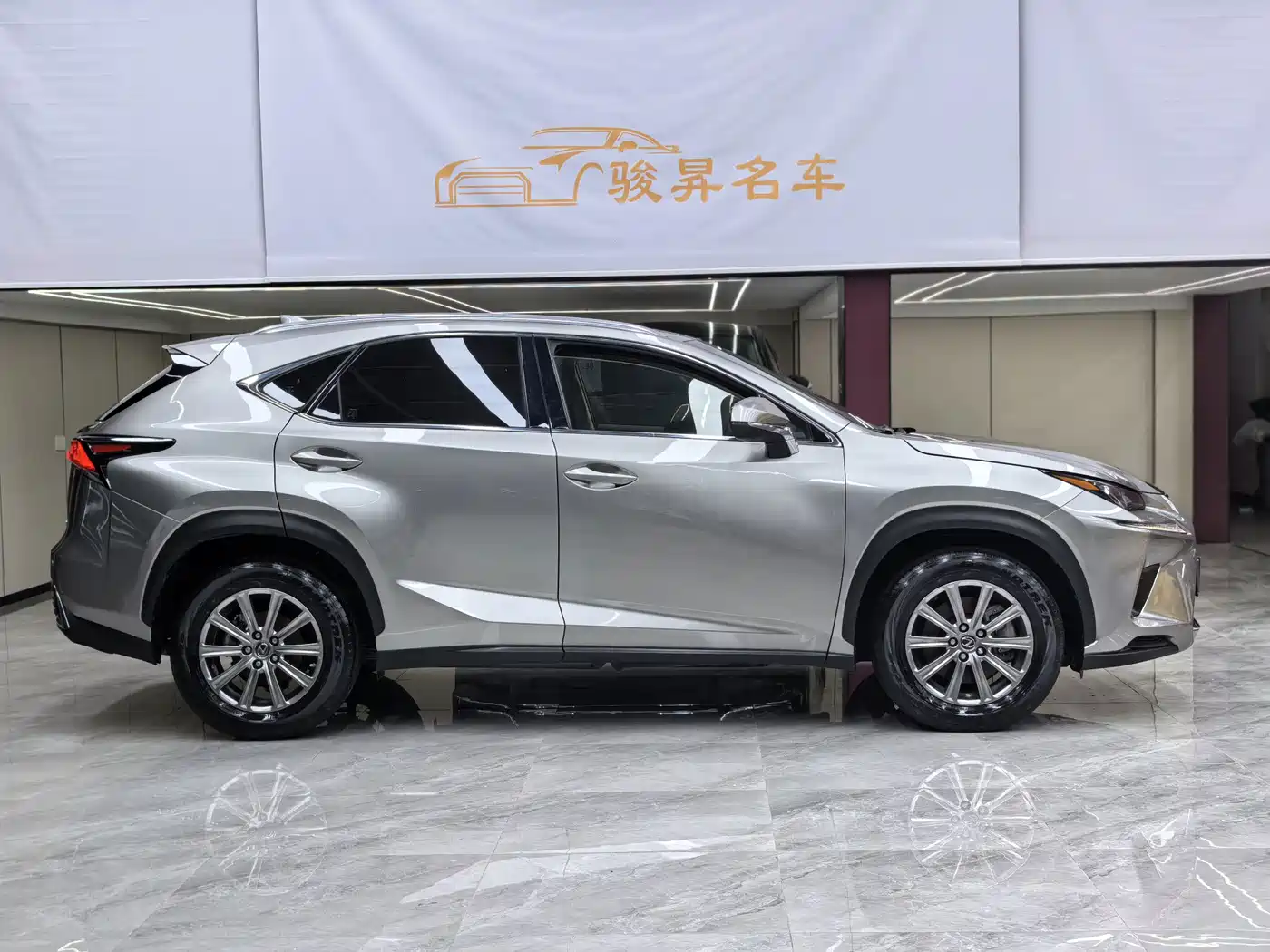 Фото 8 - Lexus NX