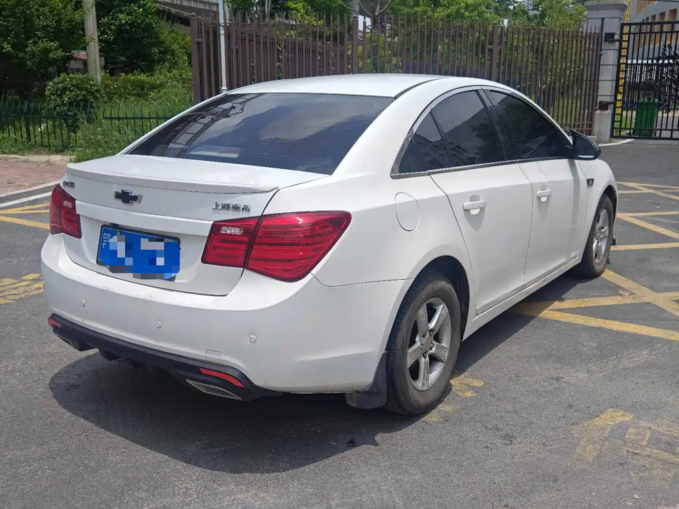 Chevrolet Cruze 2013 1.6L SL Sunroof MT фото 8