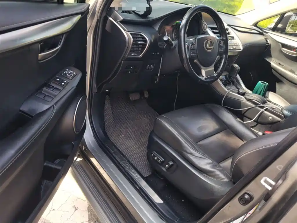 Lexus NX 2015 200t AWD F Sport фото 14