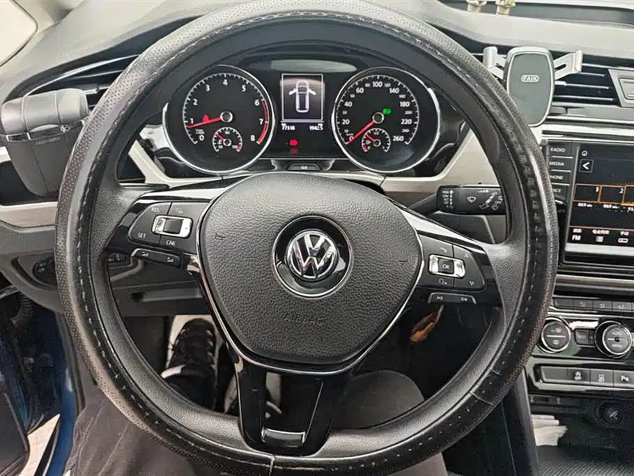 Volkswagen Touran 2018 Touran L 280TSI DSG Comfort 7-seater China V фото 15