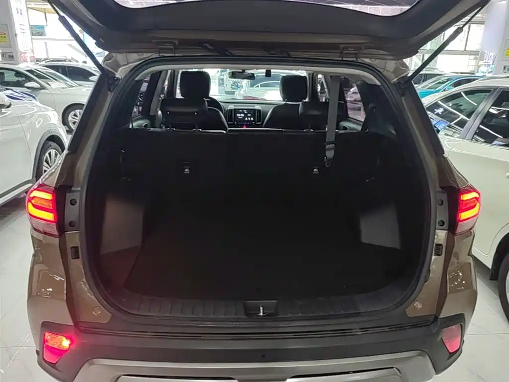 Hyundai Beijing Hyundai ix35 2018 2.0L Automatic 2WD Zhiyong·Enjoyment Edition фото 19