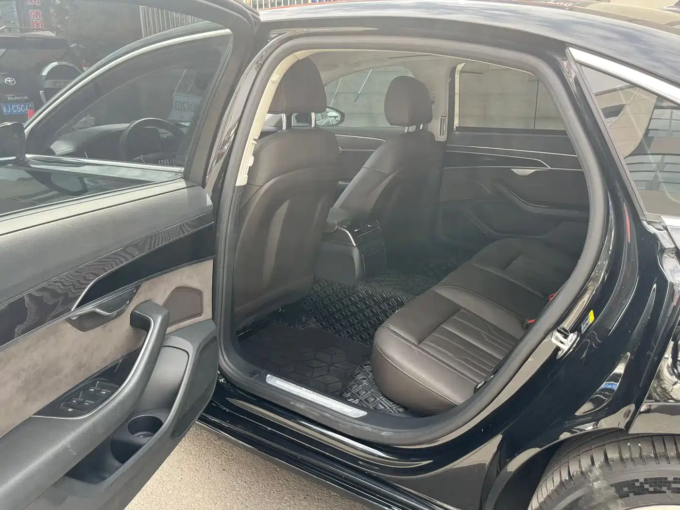 Audi A8 2018 A8L 55 TFSI quattro Launch Elite фото 6