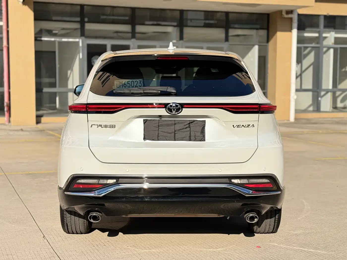 Toyota Venza 2023 2.0L CVT FWD Premium фото 5