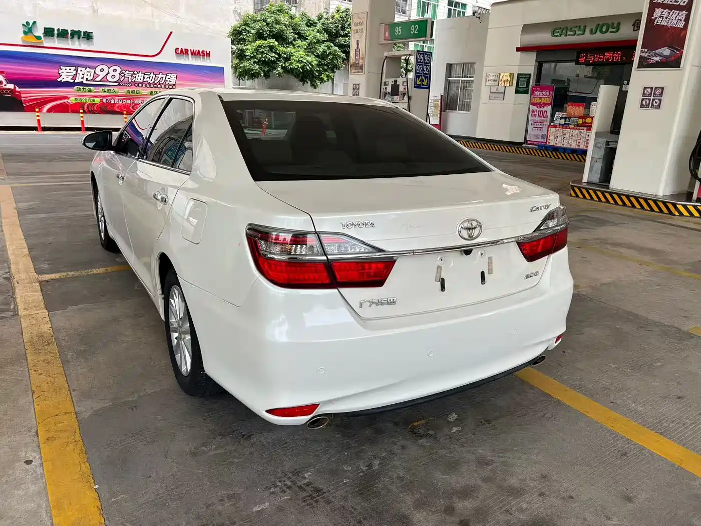 Toyota Camry 2016 2.0G 10th Anniversary Leading Edition фото 4
