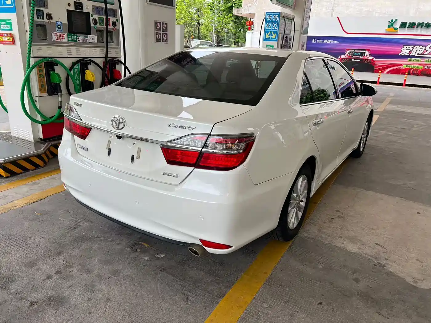 Toyota Camry 2016 2.0G 10th Anniversary Leading Edition фото 6