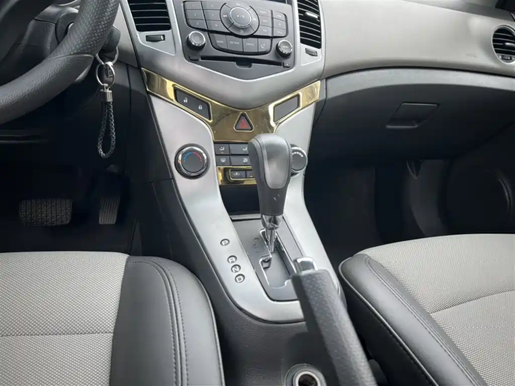 Chevrolet Cruze 2013 1.6L SL Universe AT фото 17