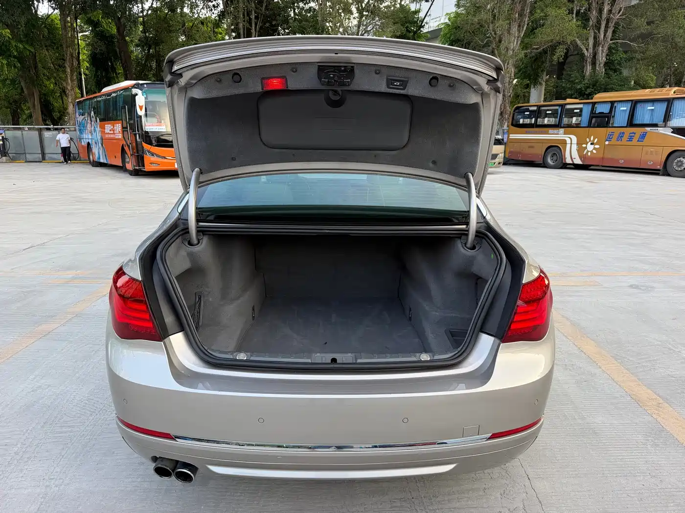 Фото 19 - BMW 7 Series