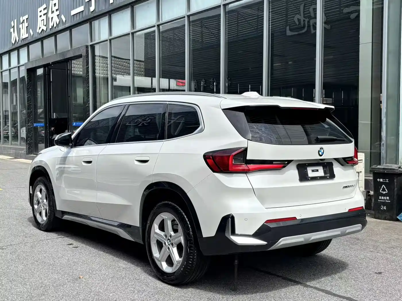 BMW X1 2023 sDrive20Li X Design Package фото 12