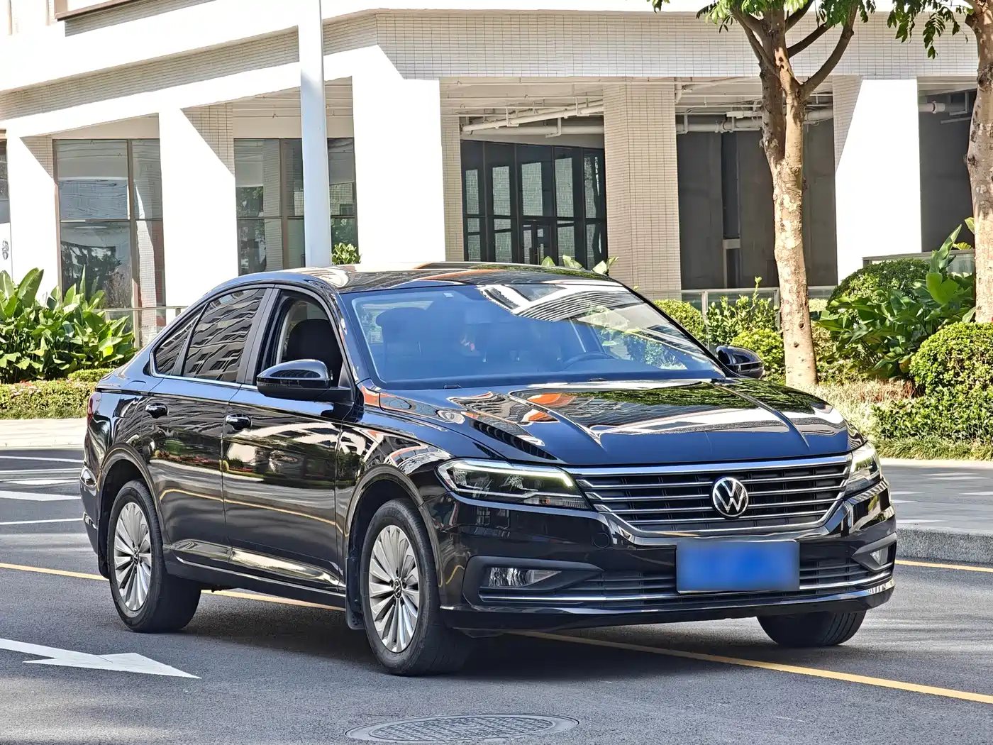Volkswagen Lavida 2022 1.5L Auto Comfort Edition фото 3