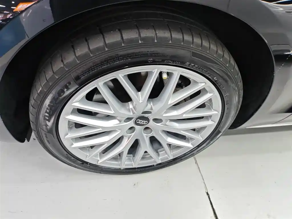 Audi A8 2016 A8L 45 TFSI quattro Comfort фото 23