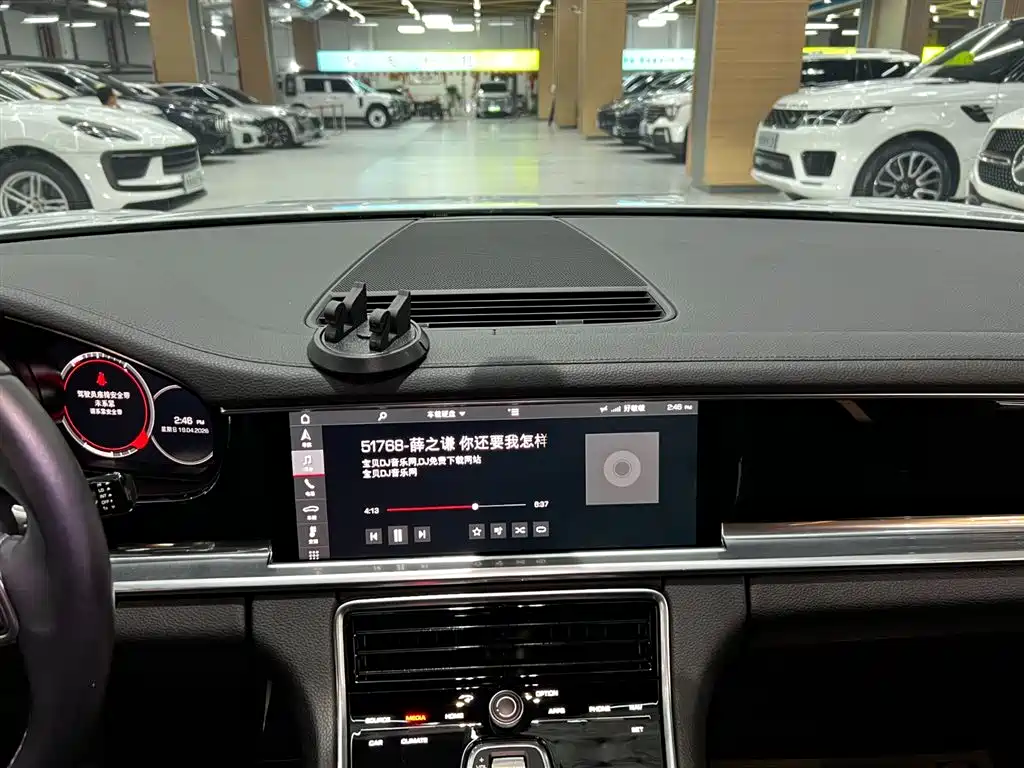 Porsche Panamera 2017 Panamera 3.0T фото 9