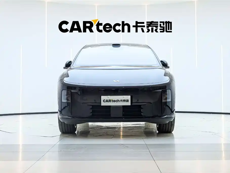 Li Auto Li i8 2025 Standard Edition