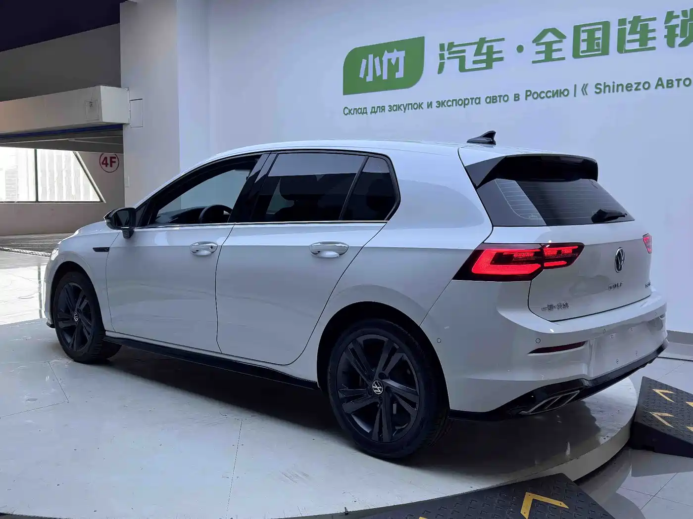 Volkswagen Golf 2021 280TSI DSG R-Line фото 4
