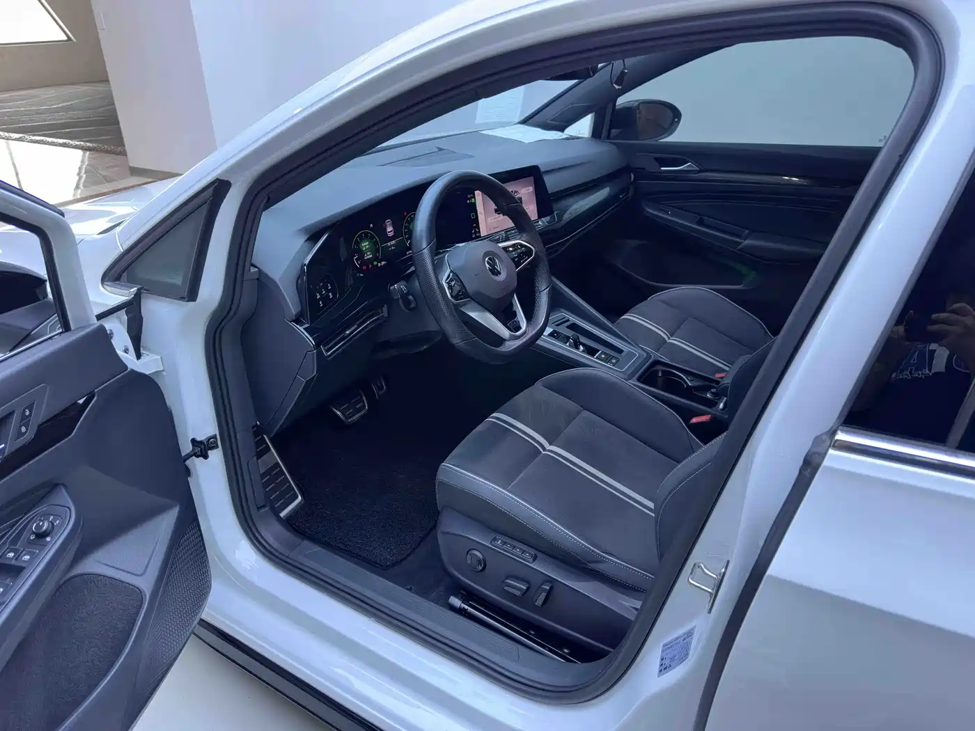Volkswagen Golf 2021 280TSI DSG R-Line фото 9