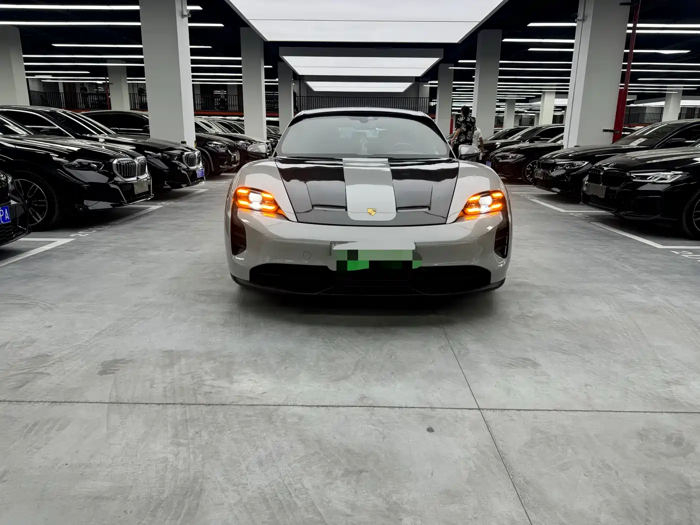 Porsche Taycan 2019 Taycan 4S фото 2