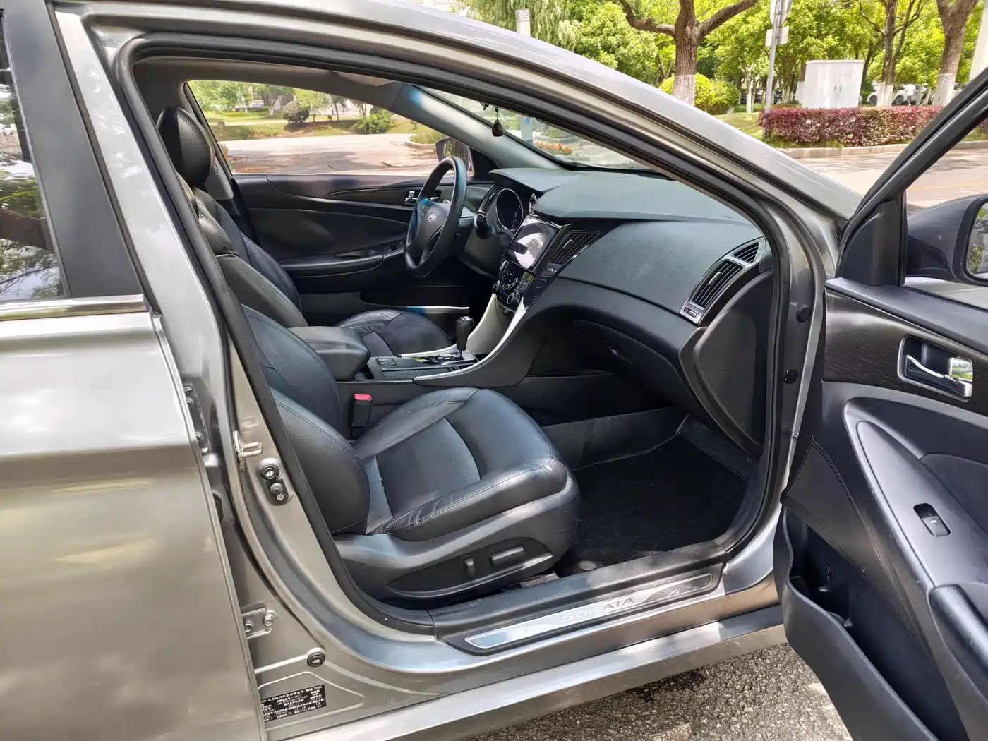 Hyundai Sonata 2013 2.0L Automatic Luxury Edition фото 16