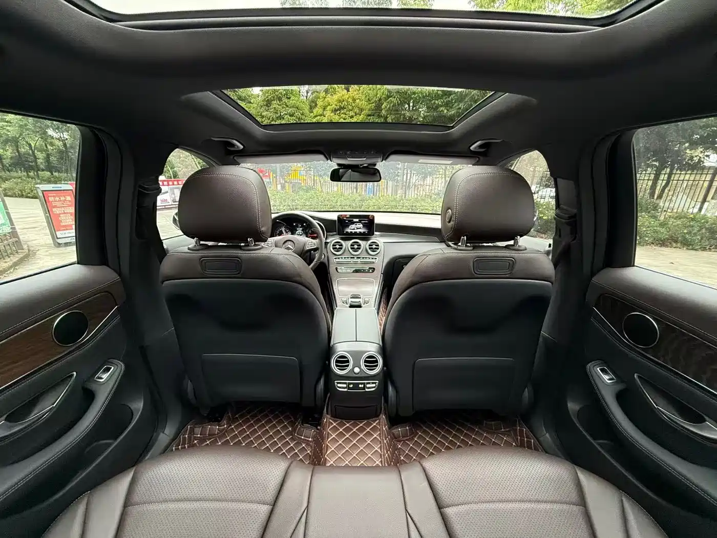 Mercedes-Benz GLC 2017 GLC 300 4MATIC Luxury фото 27