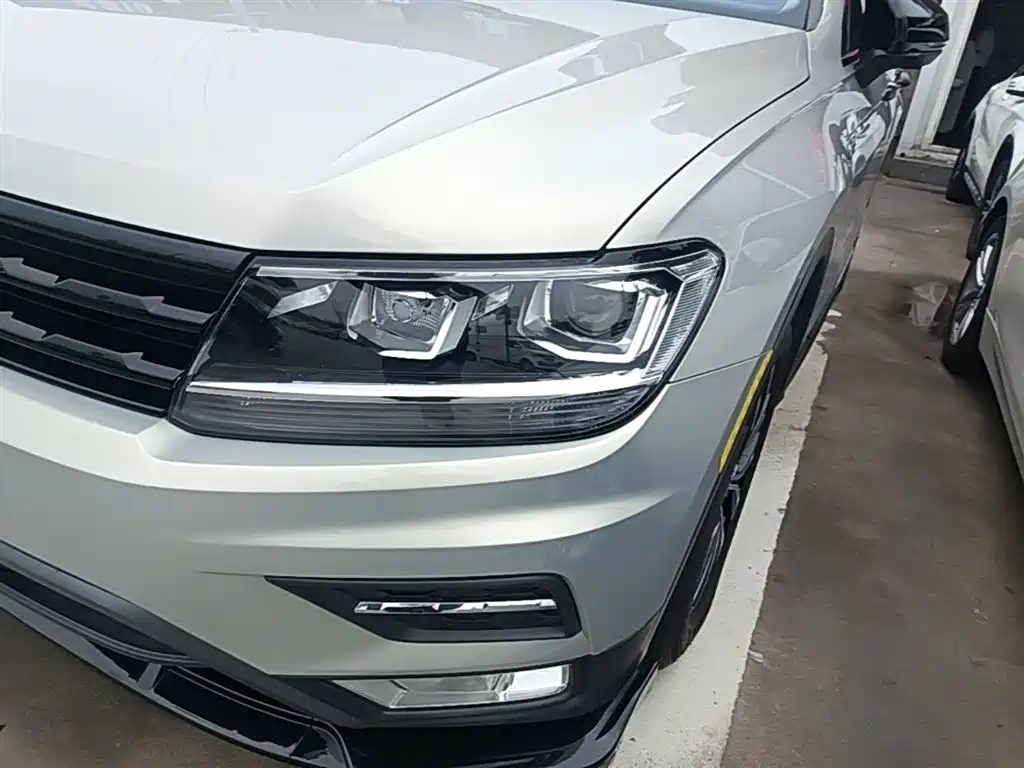 Volkswagen Tiguan L 2018 Facelift 330TSI Automatic 2WD Luxury Edition фото 24