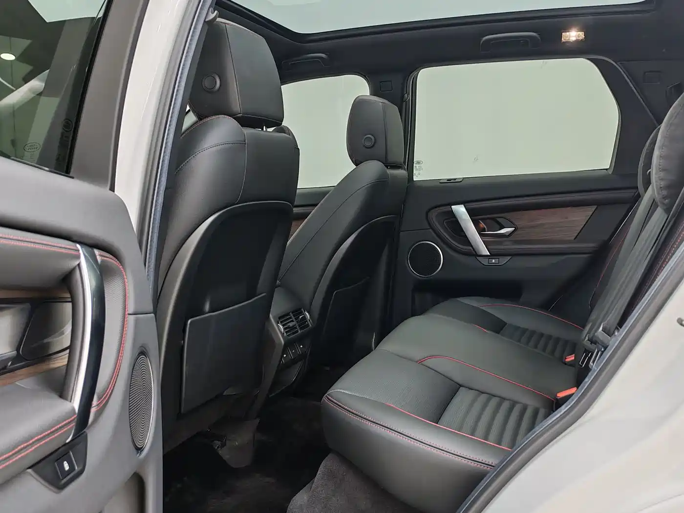 Land Rover Discovery Sport 2022 Model Facelift 249PS R-Dynamic S Performance Edition 5-seater фото 9